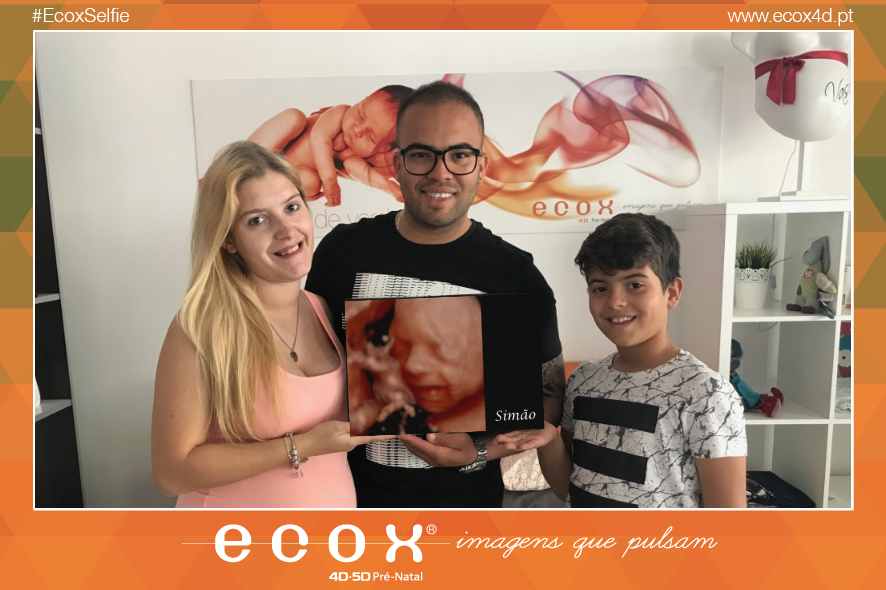Ultrassom emocional Ultrassom 4D de O Simão dentro da barrriga e o Afonso fora. Feliz Dia da Mãe!