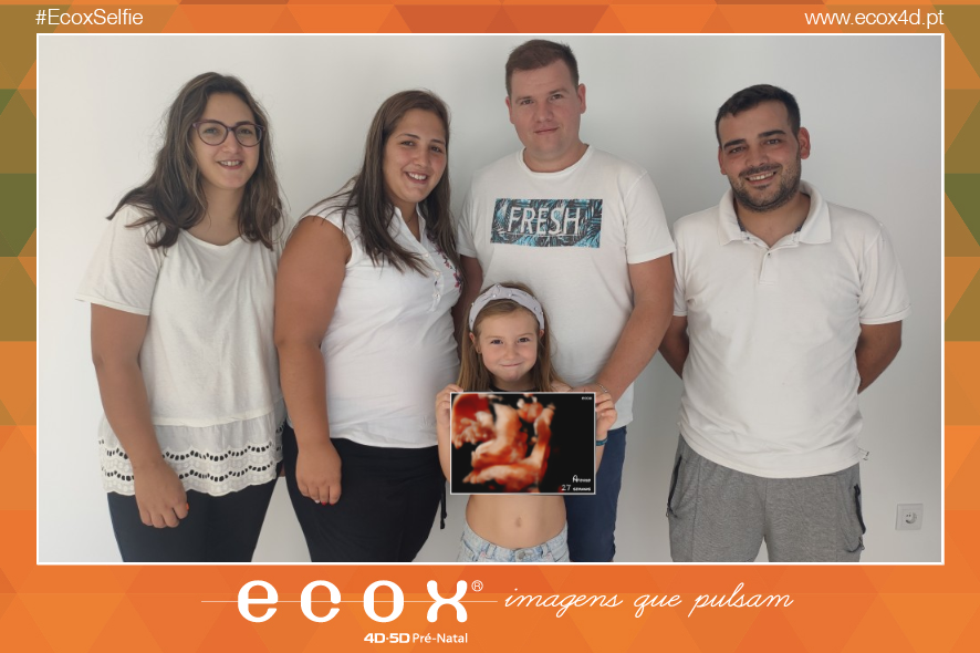 Ultrassom emocional Ultrassom 4D de Micaela e padrinhos